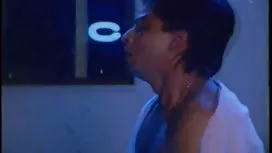 Sluts falam ao telefone enquanto batem