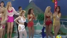 Data gira para Gangbang áspero!