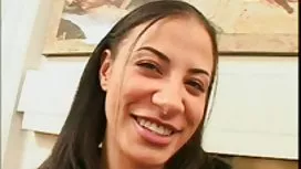 Duas latinas tarimbadas têm um trio de óleo