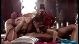 cena de fetiche do pé energético com vagabunda magra
