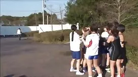 Skinny jovem adolescente pregado fora