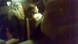 Milf loira peituda sabe como se divertir