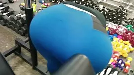 super magra Tali Dova bateu no chuveiro