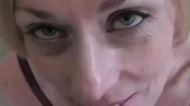 Linda morena russa cadela fica bateu bem