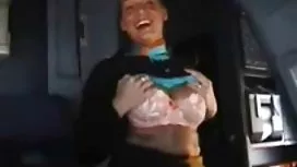 Atraente garota bem torneada POV