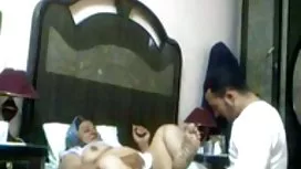 Prostituta é amarrado e fodido