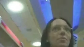 Garota loira sexy com sexo quente de mamas grandes