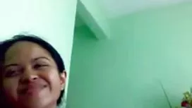 Naturalmente peituda tcheca fodida na bola de exercício